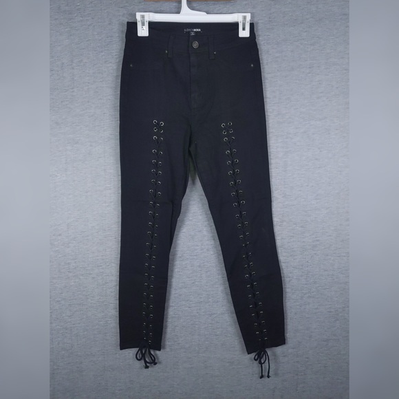 👯♀️Host Pick⚡️Fashion Nova Back on Top Lace Up Jeans - Picture 4 of 10